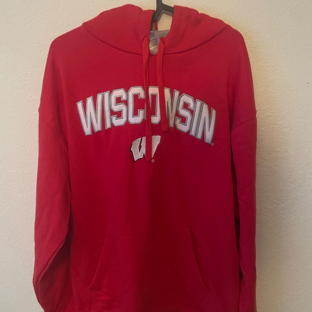 Pro Edge Wisconsin Badgers Hoodie